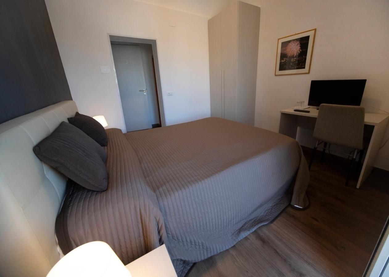 Zurria Rooms Катания Екстериор снимка