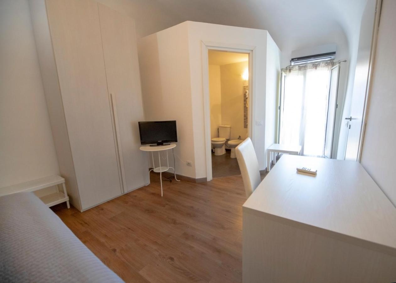 Zurria Rooms Катания Екстериор снимка
