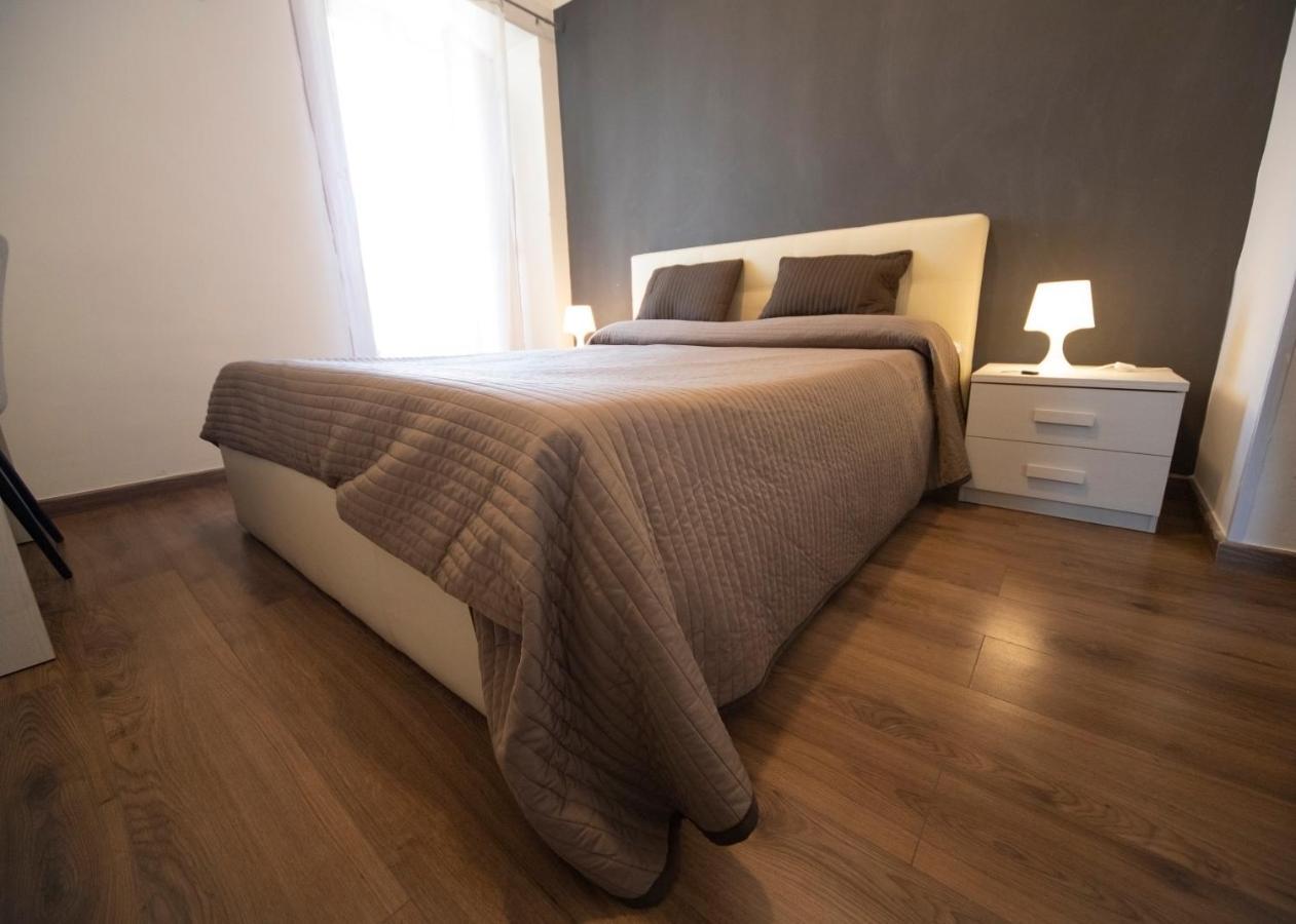 Zurria Rooms Катания Екстериор снимка