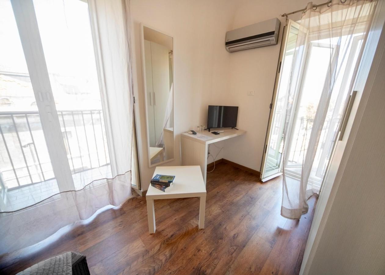 Zurria Rooms Катания Екстериор снимка