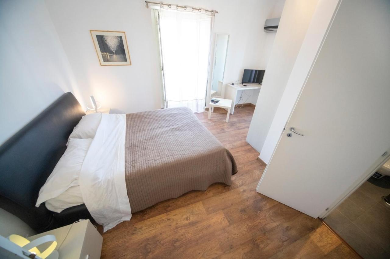 Zurria Rooms Катания Екстериор снимка