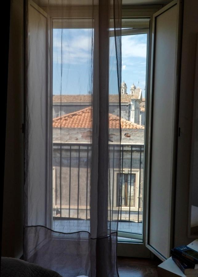 Zurria Rooms Катания Екстериор снимка